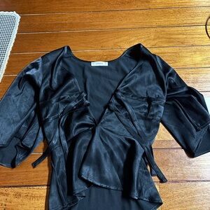 Eggie Elegant Black Top